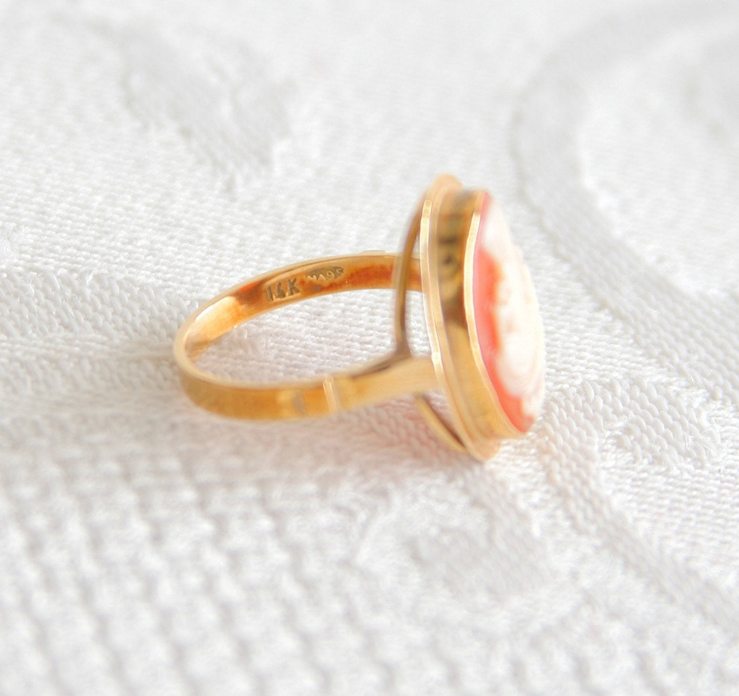 ANTIQUE Carved Shell Cameo 14K Solid Gold (585) Ring Mollaris.com