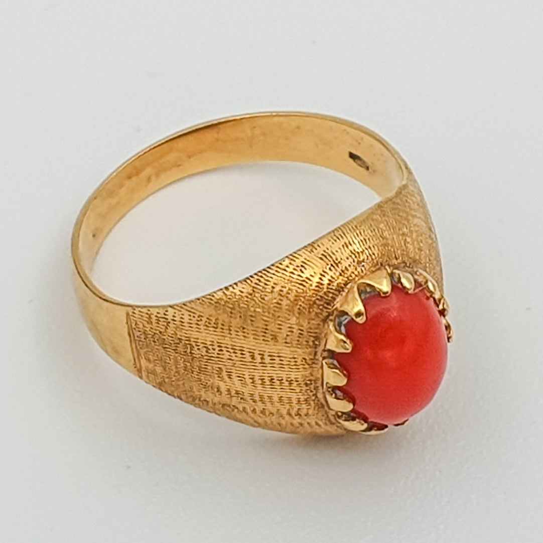 Antique Italian Coral Cabochon 18K Solid Gold (750) Ring Mollaris.com