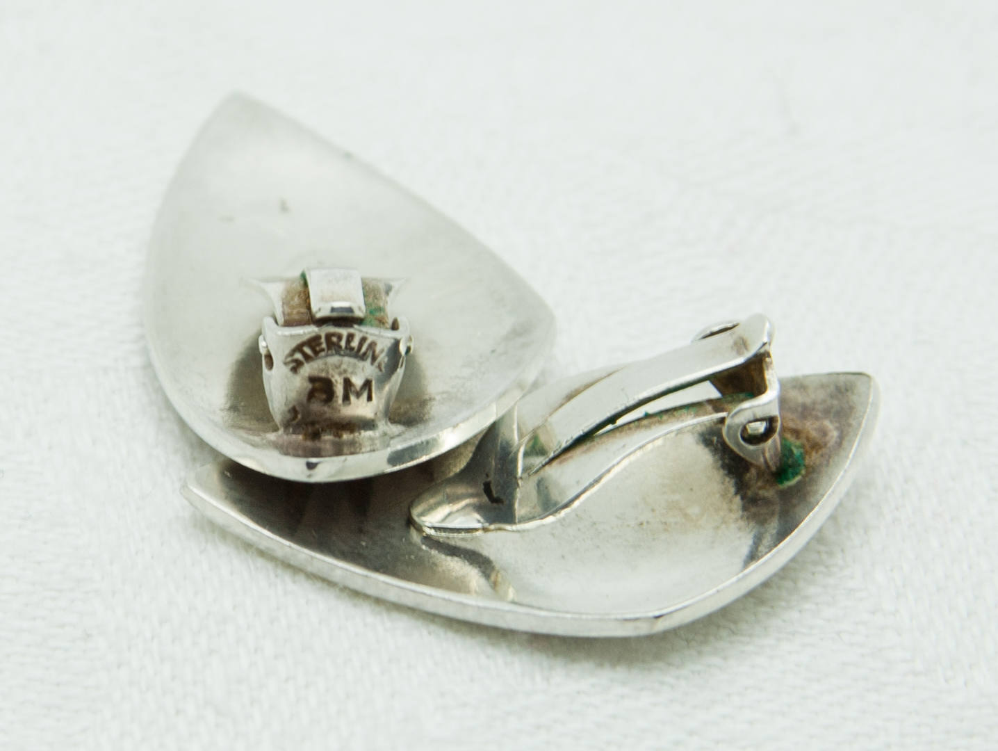 B. MARGOSSIAN Modernist Red Enamel Star Burst Clip-on Solid Sterling Silver (925S) Earrings Mollaris.com