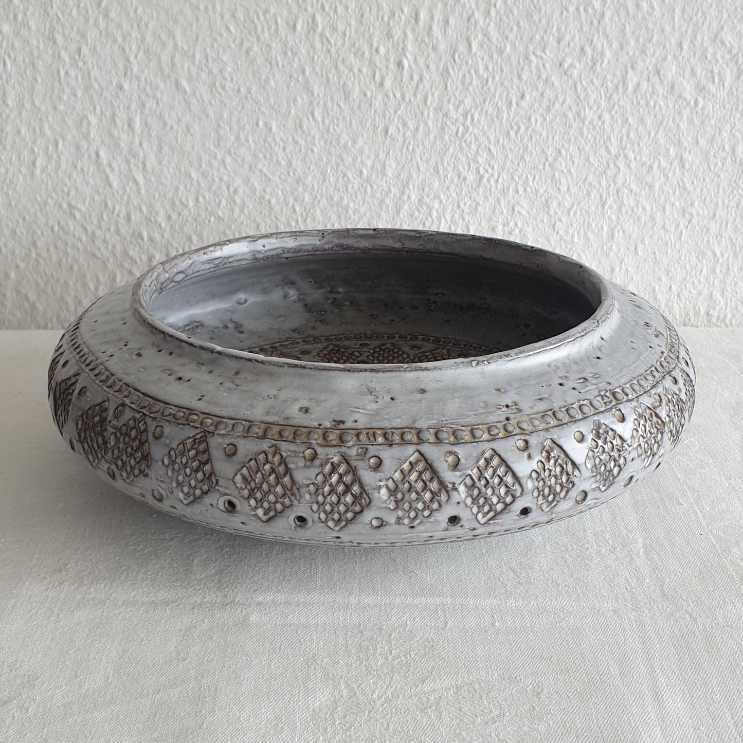 Bitossi ALDO LONDI Large Round White Grey Glazed Ceramic Bowl Mollaris.com
