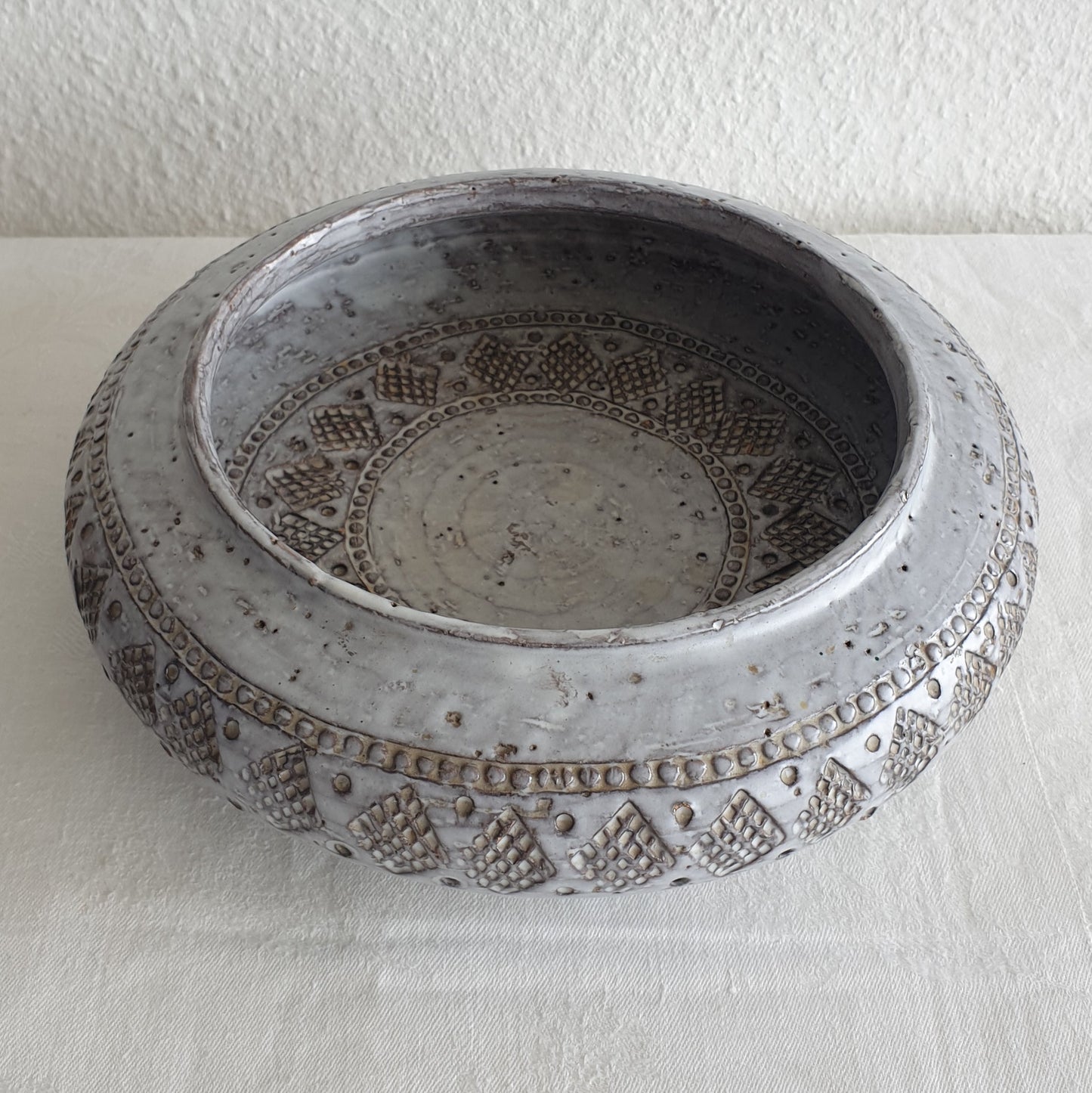 Bitossi ALDO LONDI Large Round White Grey Glazed Ceramic Bowl Mollaris.com