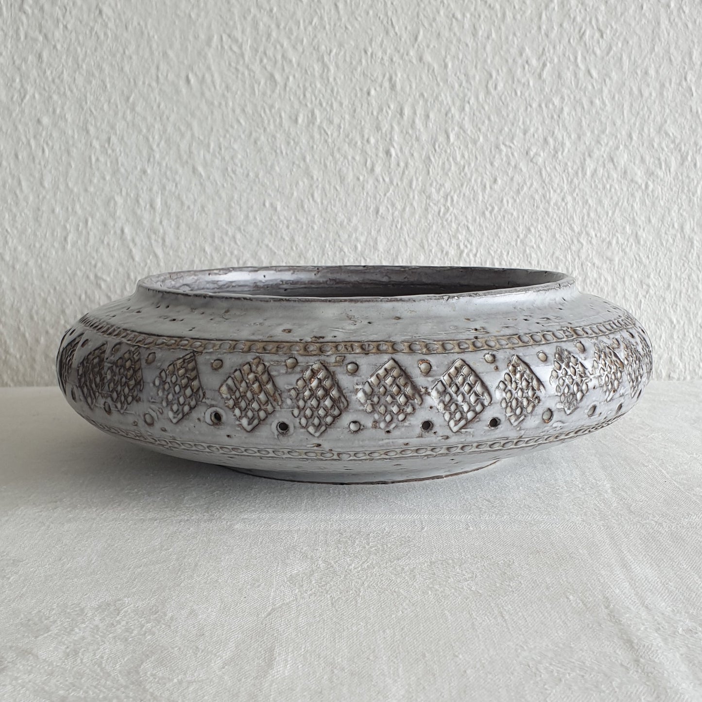 Bitossi ALDO LONDI Large Round White Grey Glazed Ceramic Bowl Mollaris.com
