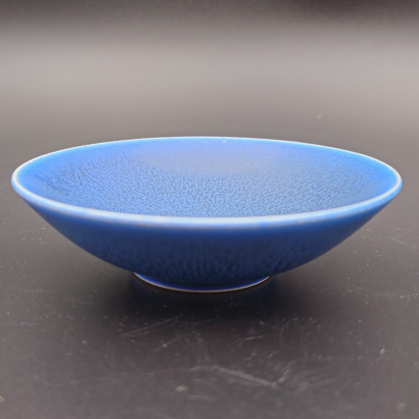 PER LINNEMANN SCHMIDT PALSHUS DARK BLUE HAREFUR GLAZED MINIATURE STONEWARE TRAY | 20TH CENTURY Mollaris.com