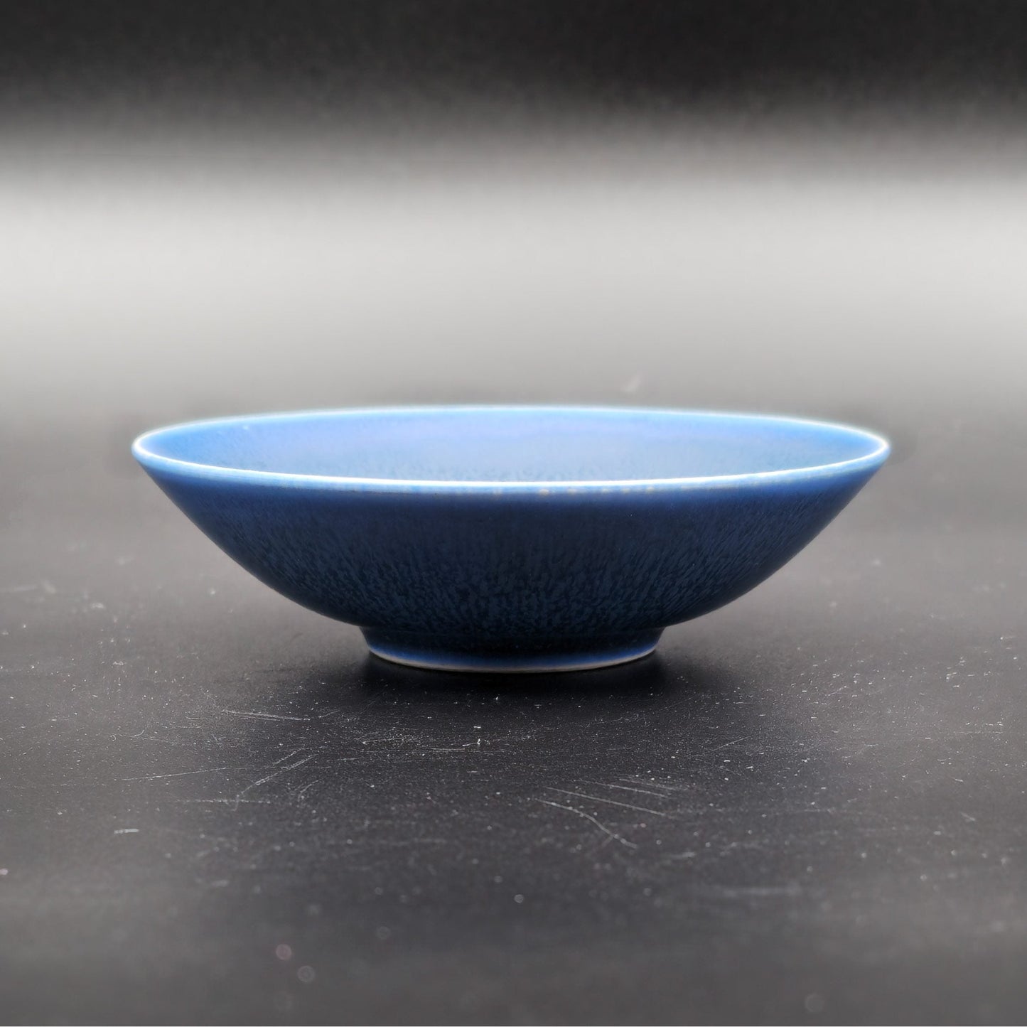 PER LINNEMANN SCHMIDT PALSHUS DARK BLUE HAREFUR GLAZED MINIATURE STONEWARE TRAY | 20TH CENTURY Mollaris.com