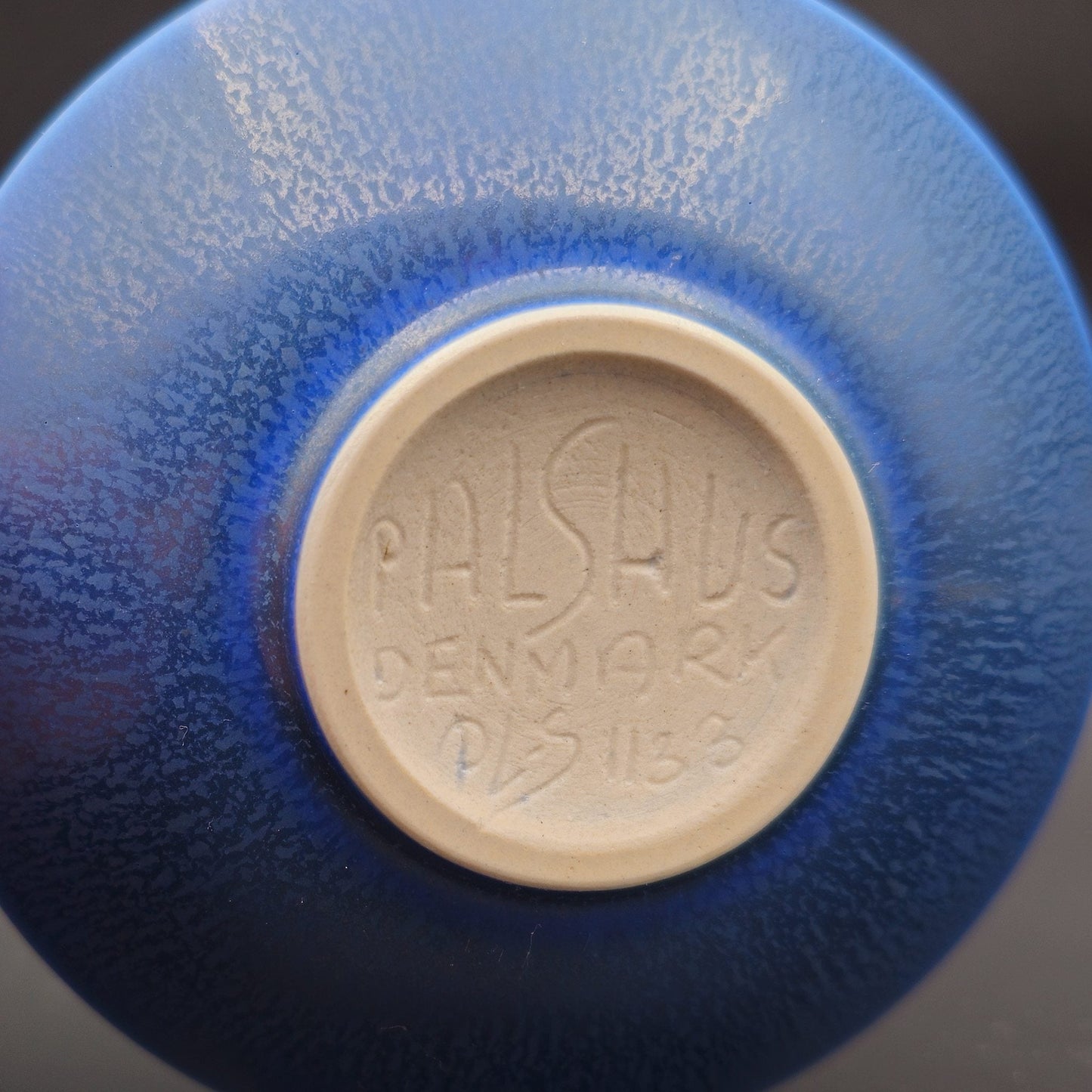 PER LINNEMANN SCHMIDT PALSHUS DARK BLUE HAREFUR GLAZED MINIATURE STONEWARE TRAY | 20TH CENTURY Mollaris.com