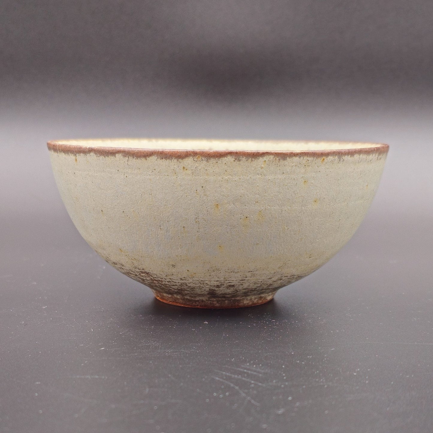 PER LINNEMANN SCHMIDT PALSHUS GREYISH WHITE GLAZED STONEWARE BOWL | 20TH CENTURY Mollaris.com