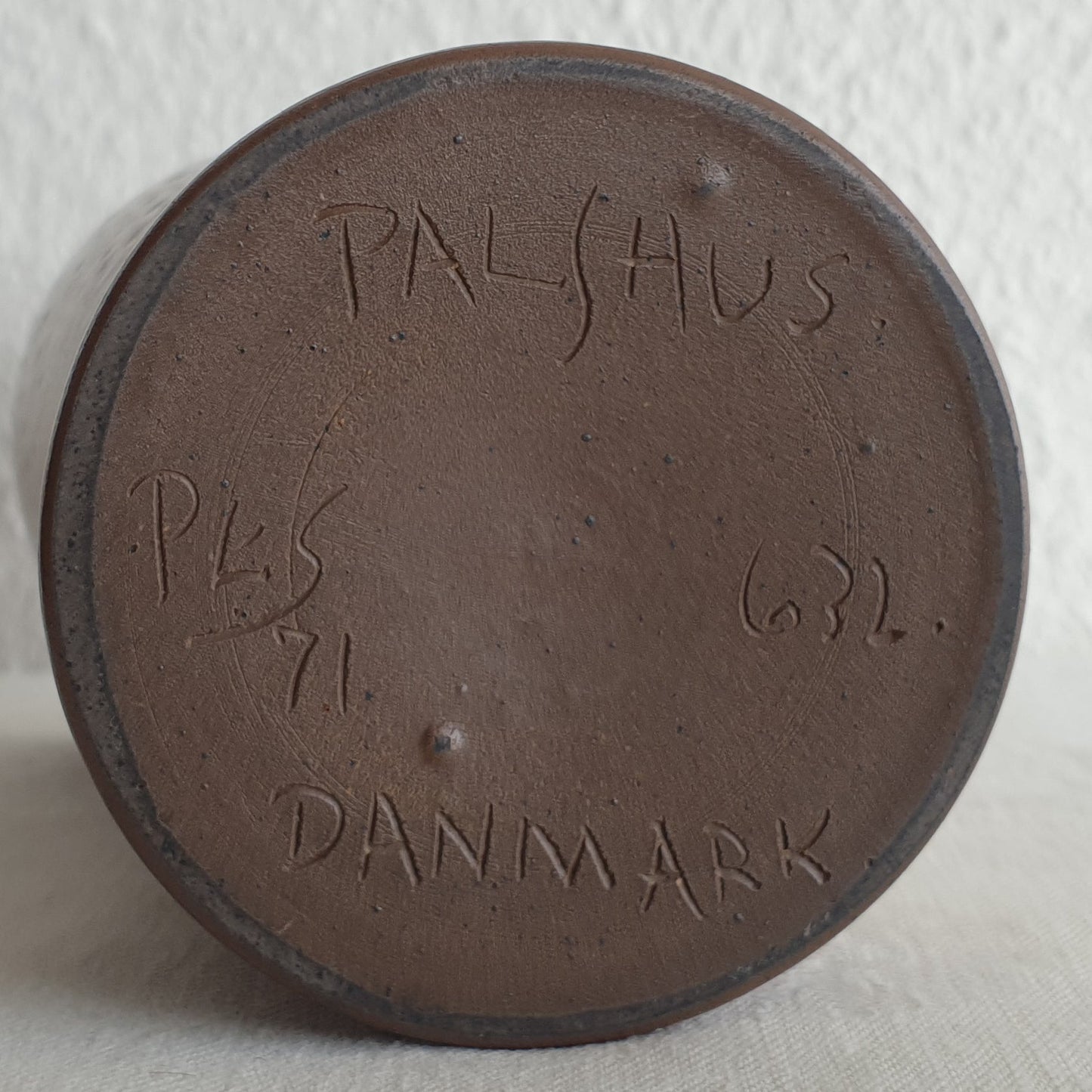 PER LINNEMANN SCHMIDT Palshus Dark Brown Sugar Glazed Stoneware Vase Mollaris.com