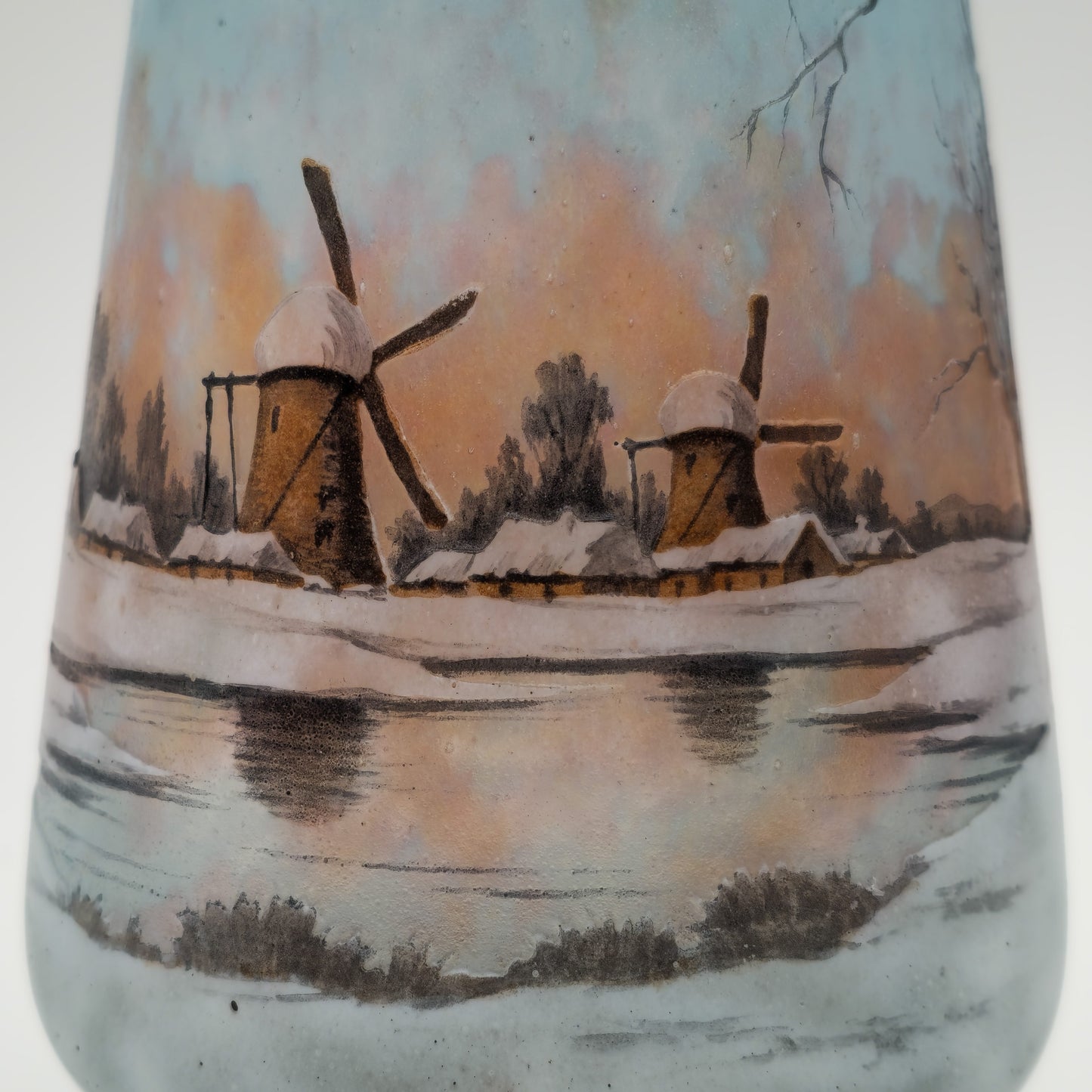 A DAUM NANCY CAMEO ENAMELLED GLASS VASE WITH DUTCH WINTER LANDSCAPE SCENE | EARLY 20TH CENTURY