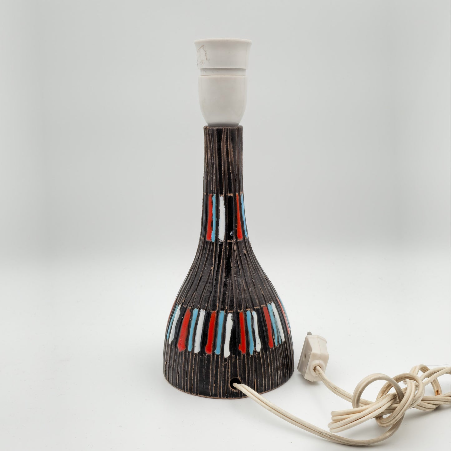 FRATELLI FANCIULLACCI COLORFUL GEOMETRIC SGRAFFITO CERAMIC TABLE LAMP | MID 20TH CENTURY