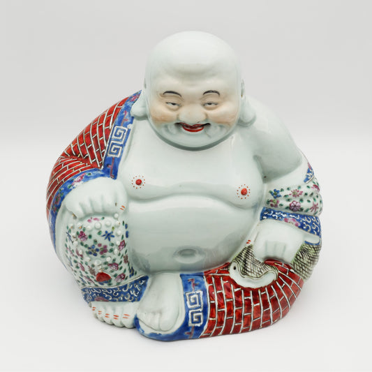 A CHINESE FAMILLE ROSE LAUGHING BUDDHA PORCELAIN FIGURE BY MAO JI SHENG | EARLY 20TH CENTURY