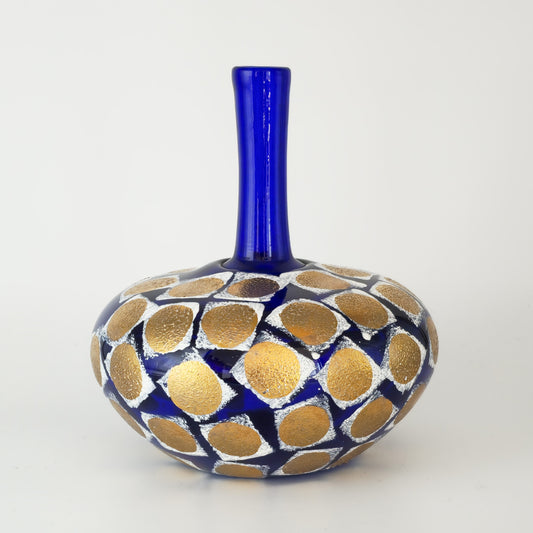 BENGT LINDBERG BERGDALA GLASBRUK GOLD LEAF BLUE GLASS VASE | LATE 20TH CENTURY