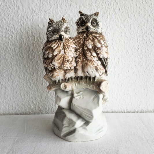 AMPHORA PAIR OF OWLETS PORCELAIN SCULPTURE | EARLY 20TH CENTURY