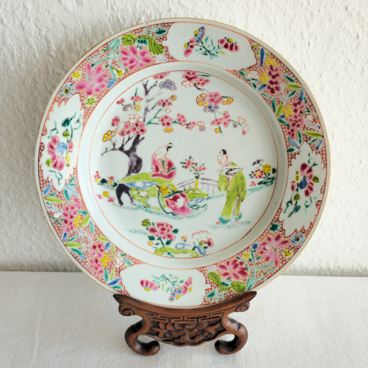A CHINESE FAMILLE ROSE PORCELAIN PLATE WITH "GARDEN SCENE" | YONGZHENG PERIOD, 18TH CENTURY