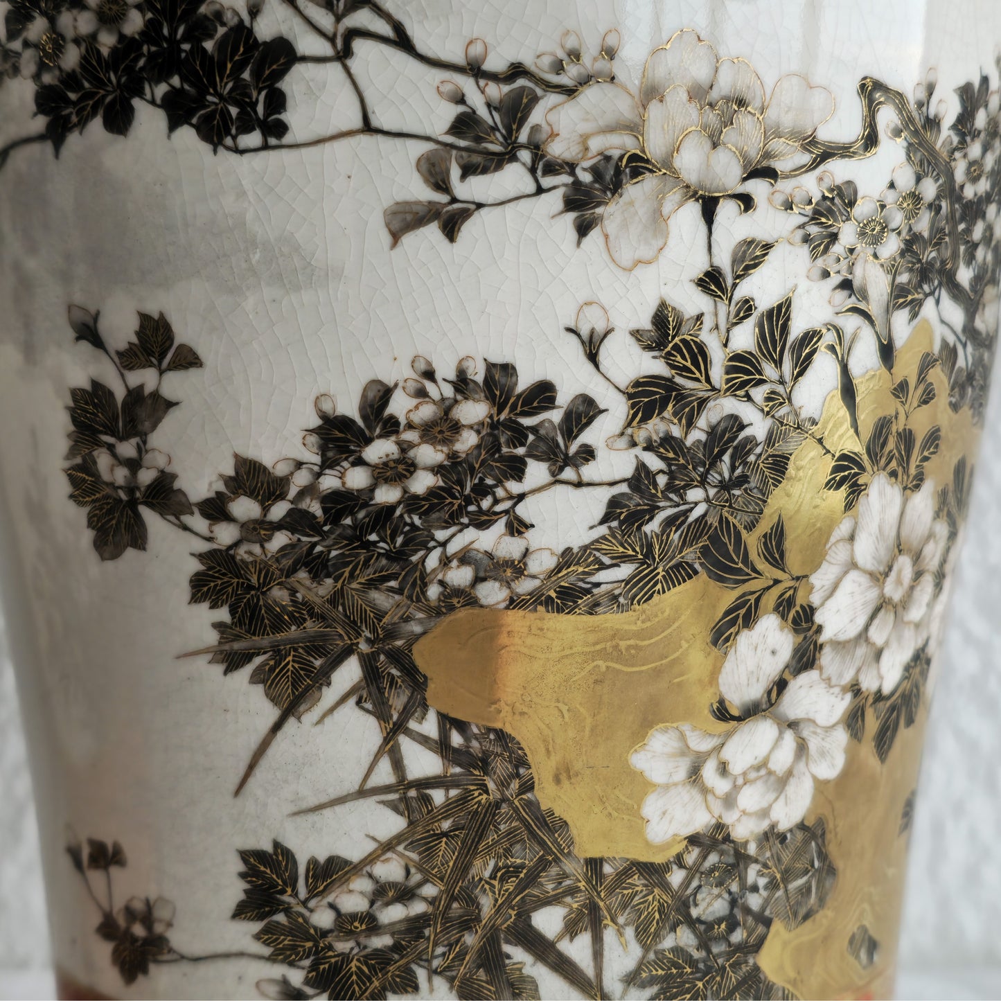 A PAIR OF JAPANESE KUTANI WARE VASES | MEIJI PERIOD, LATE 19TH CENTURY