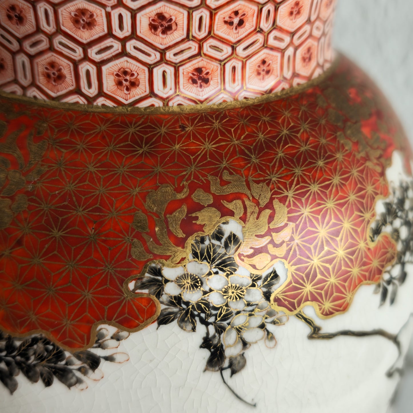A PAIR OF JAPANESE KUTANI WARE VASES | MEIJI PERIOD, LATE 19TH CENTURY