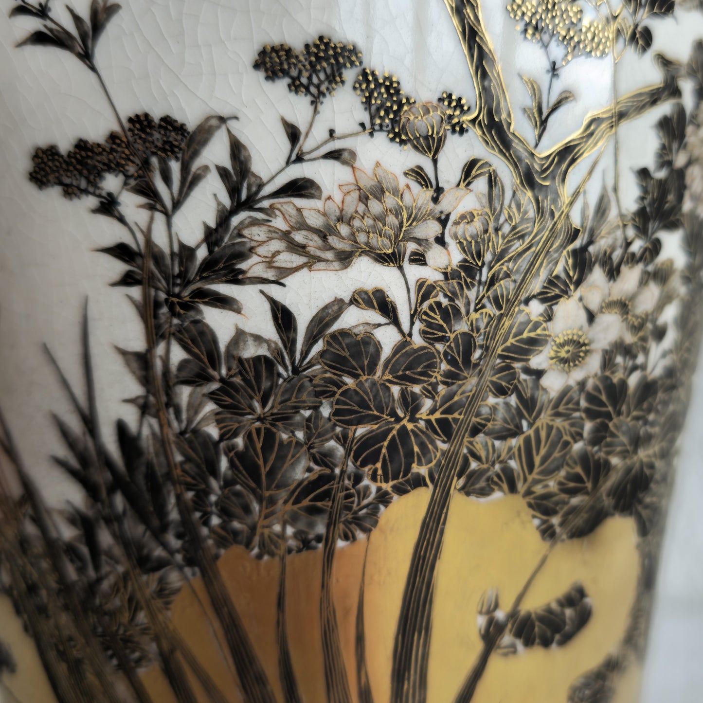 A PAIR OF JAPANESE KUTANI WARE VASES | MEIJI PERIOD, LATE 19TH CENTURY