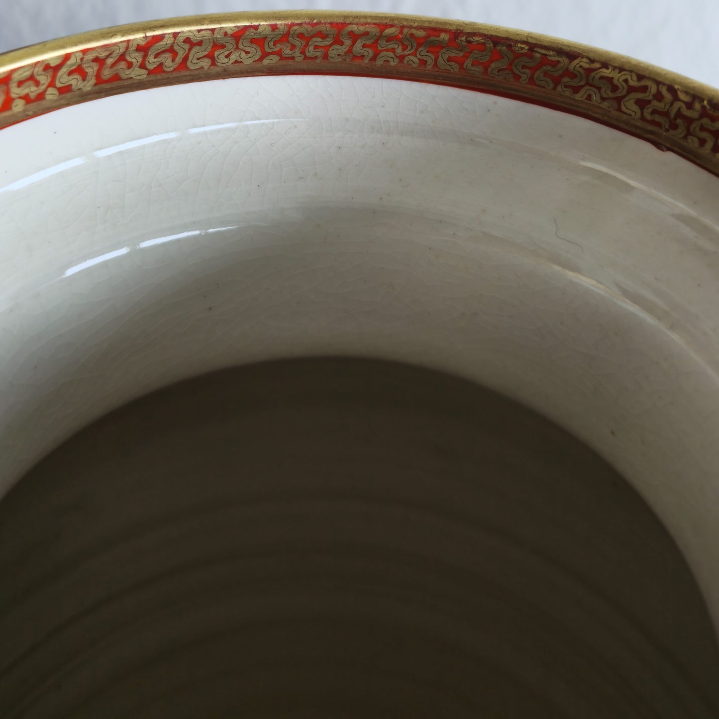 A PAIR OF JAPANESE KUTANI WARE VASES | MEIJI PERIOD, LATE 19TH CENTURY