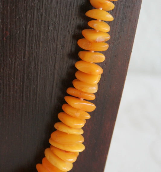 VINTAGE BALTIC AMBER Necklace Butterscotch Egg Yolk 54 gr Mollaris.com