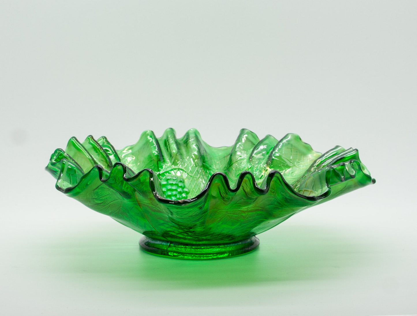 FENTON Carnival Glass Emerald Green CONCORD Ruffled 3/1 Edge Bowl Grape Lattice Mollaris.com