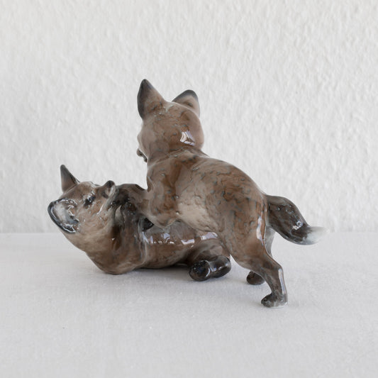 FRITZ HEIDENREICH Rosenthal Decorated Porcelain Playing Fox Kits Figurine Mollaris.com