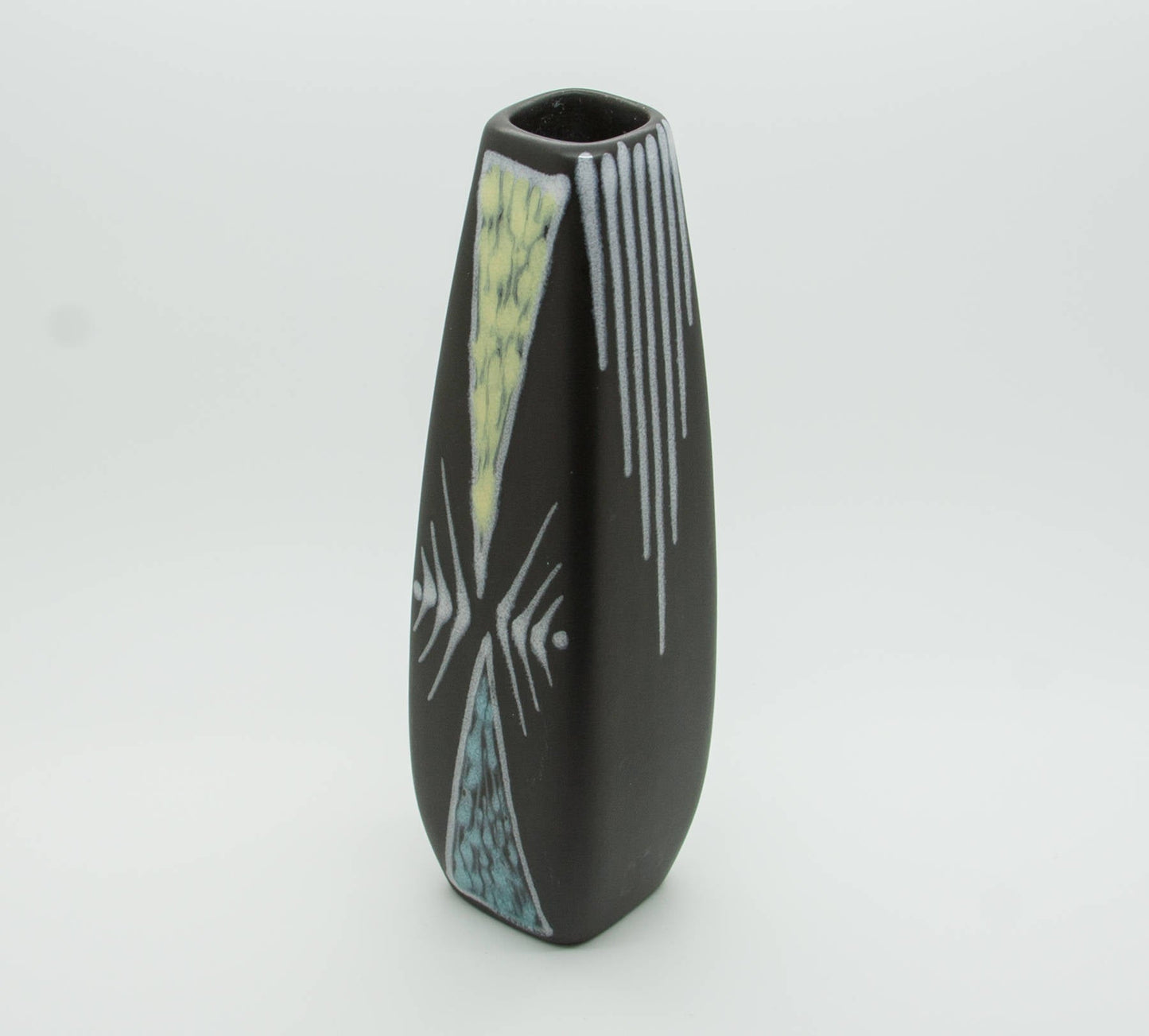 SØHOLM BURGUNDIA Geometric Pattern Decorated Ceramic Vase Mollaris.com