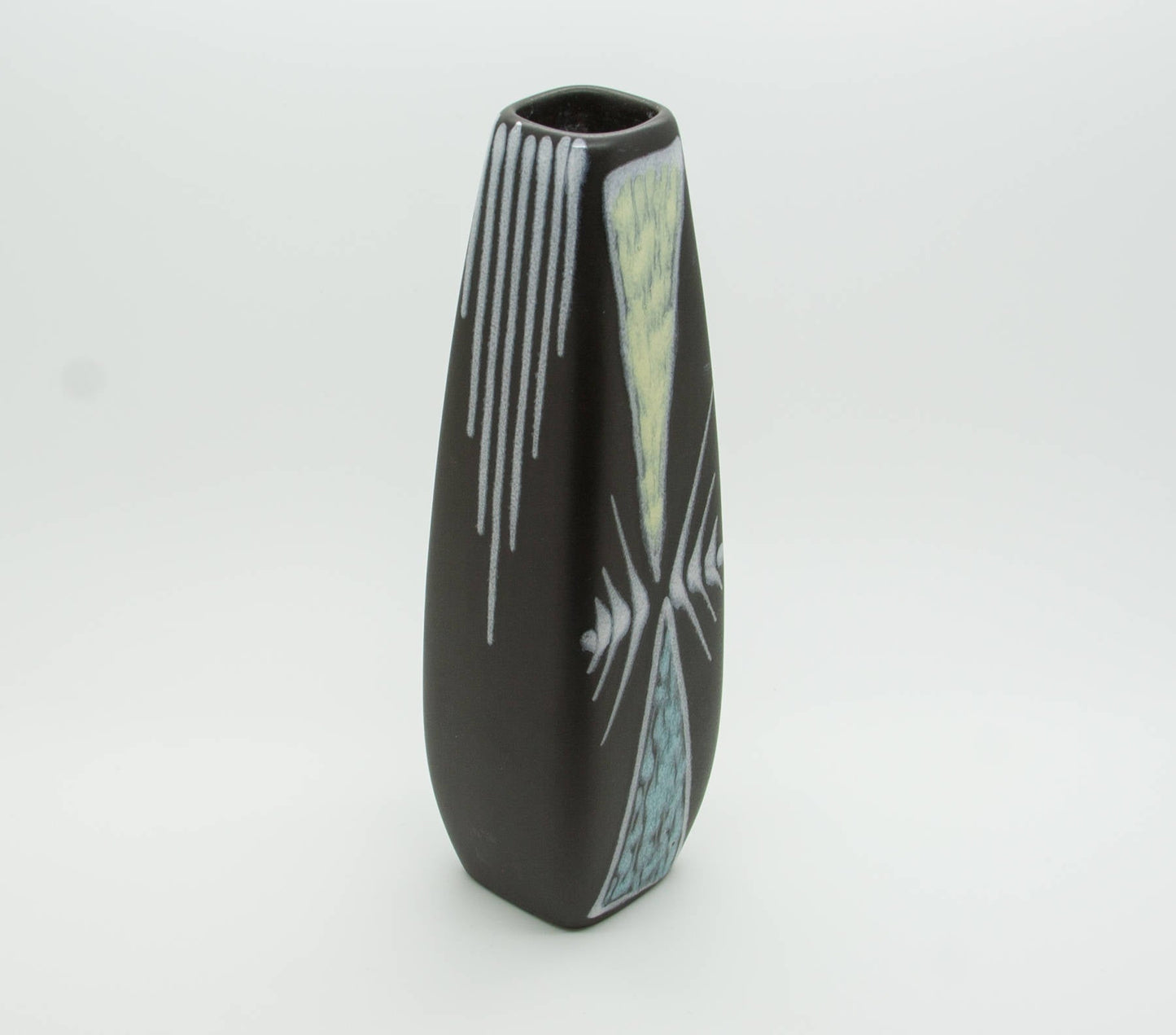 SØHOLM BURGUNDIA Geometric Pattern Decorated Ceramic Vase Mollaris.com