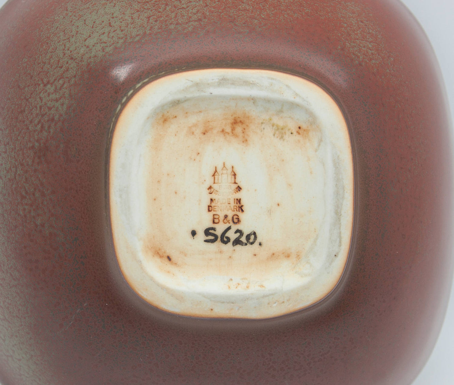 VALDEMAR PETERSEN Bing & Grøndahl Squarish Green and Red Glazed Stoneware Bowl Mollaris.com