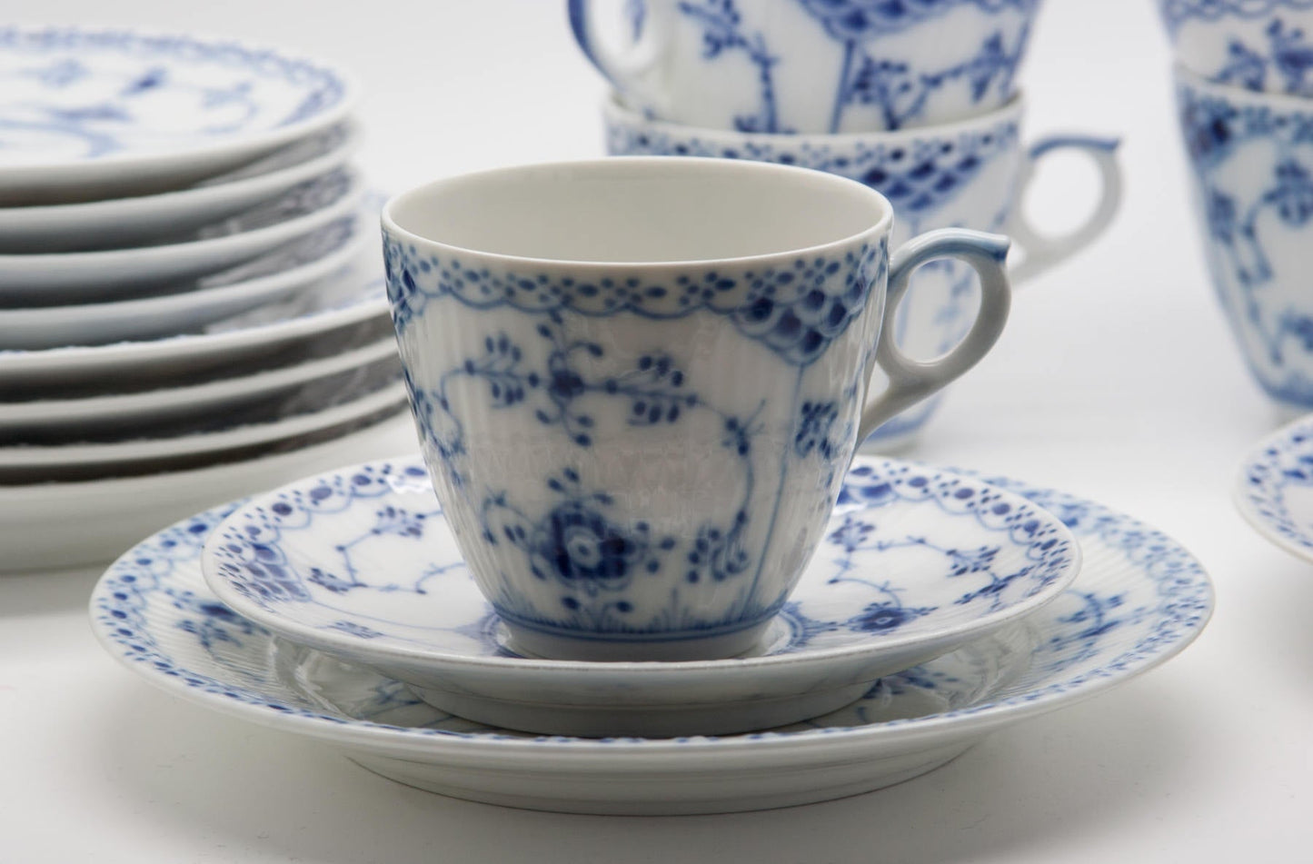 6 x Royal Copenhagen BLUE FLUTED HALF LACE Porcelain Coffee Sets (Cup+Saucer+Plate) Mollaris.com 