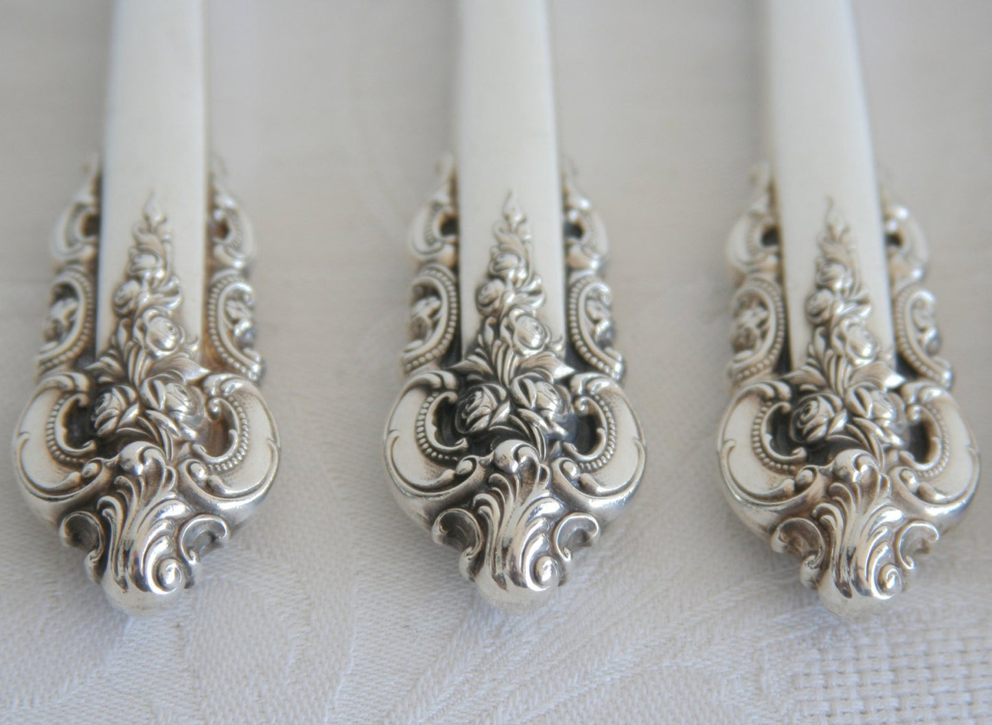 6 x Wallace GRANDE BAROQUE Sterling Silver Place / Lunch Knives (9 inches) Mollaris.com 