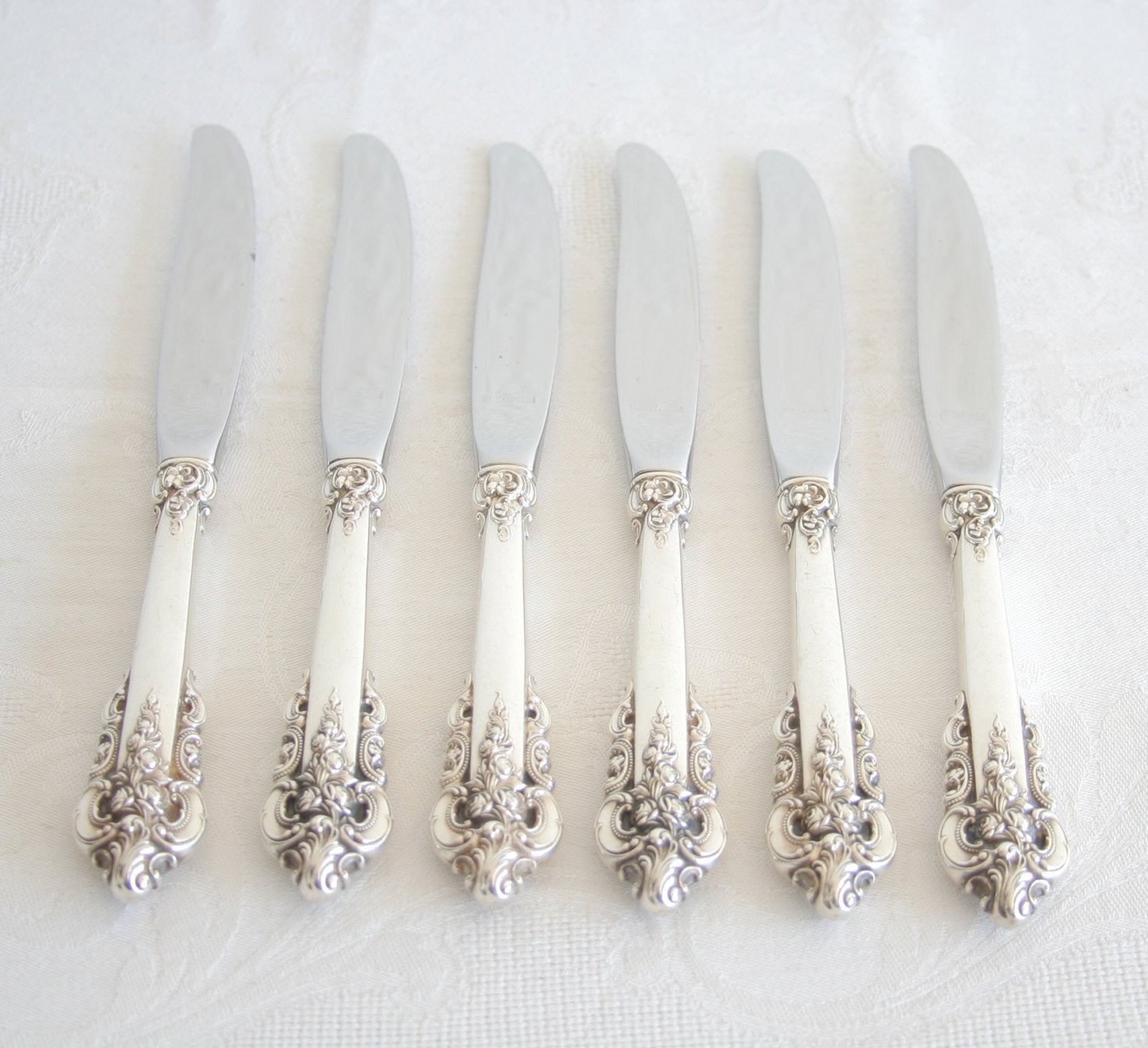 6 x Wallace GRANDE BAROQUE Sterling Silver Place / Lunch Knives (9 inches) Mollaris.com 