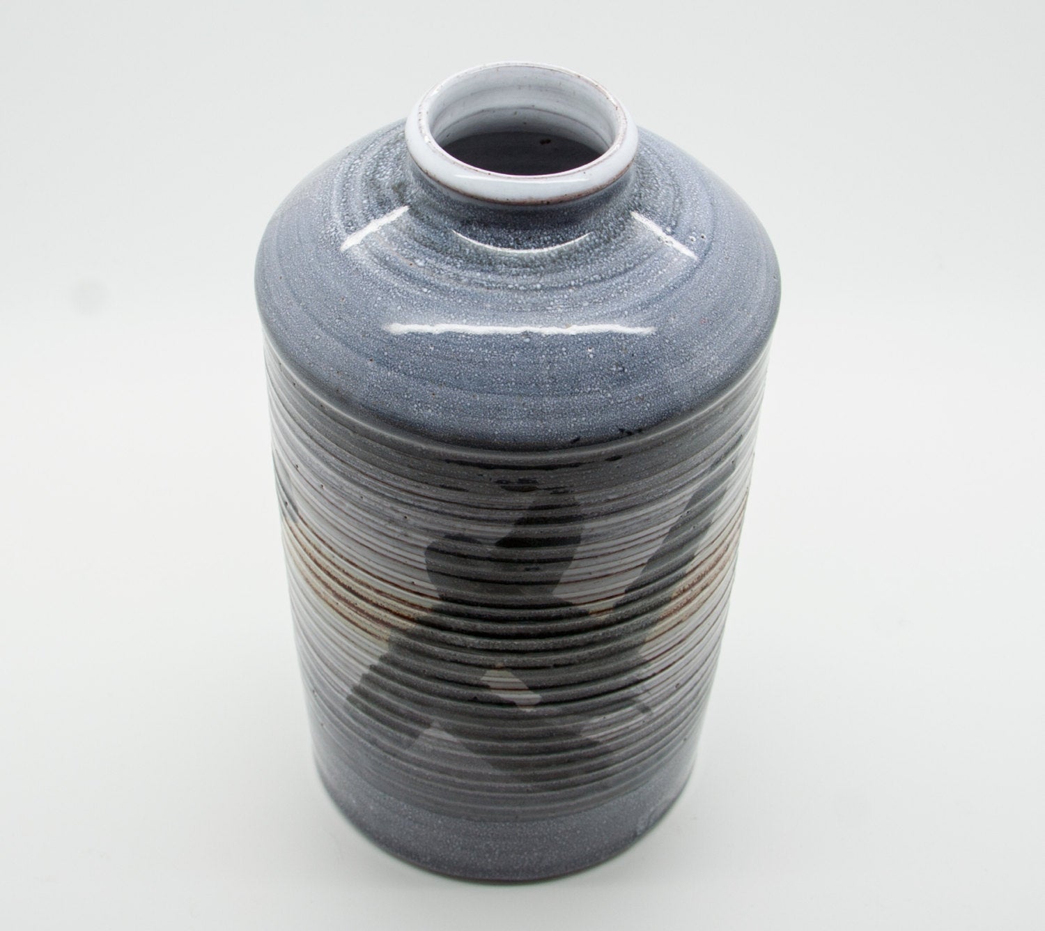 BIRTE VEDEL HOWARD White Grey Glazed Ribbed Stoneware Vase Mollaris.com 