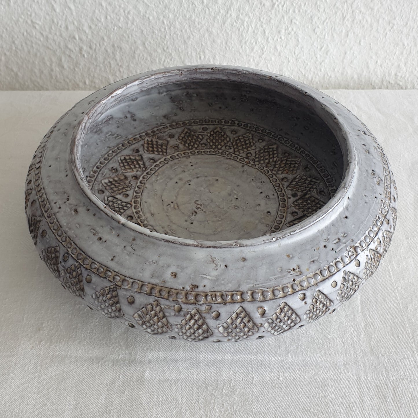 Bitossi ALDO LONDI Large Round White Grey Glazed Ceramic Bowl Mollaris.com 