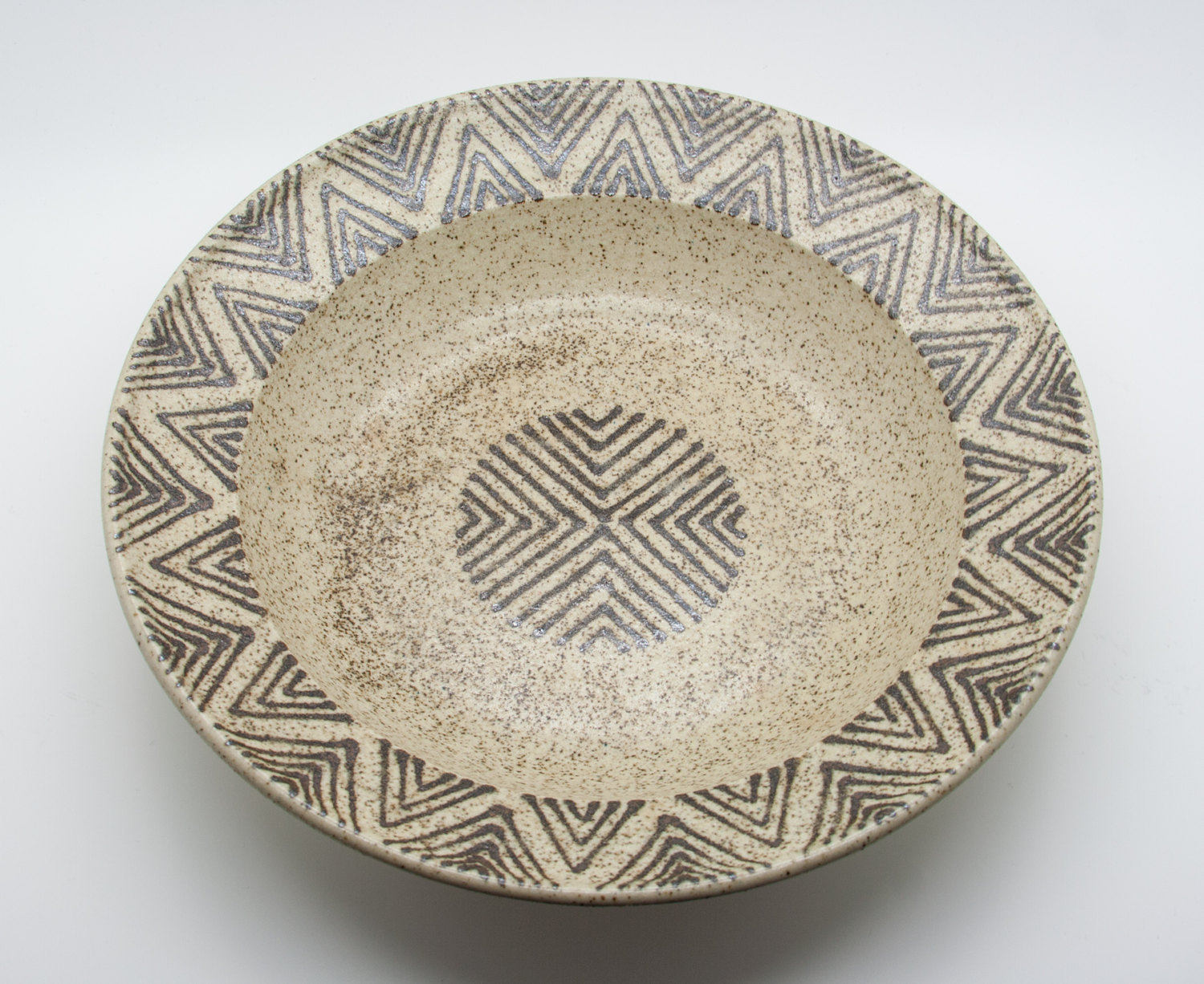 DANIEL POST Large Geometric Decorated Stoneware Bowl Mollaris.com 