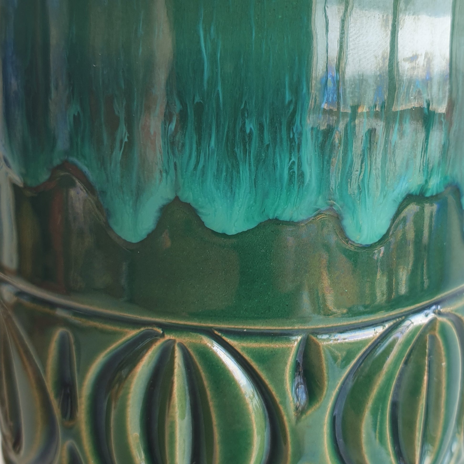FRATELLI FANCIULLACCI Light Dark Green Drip Glaze Sgrafitto Decorated Ceramic Vase Mollaris.com 