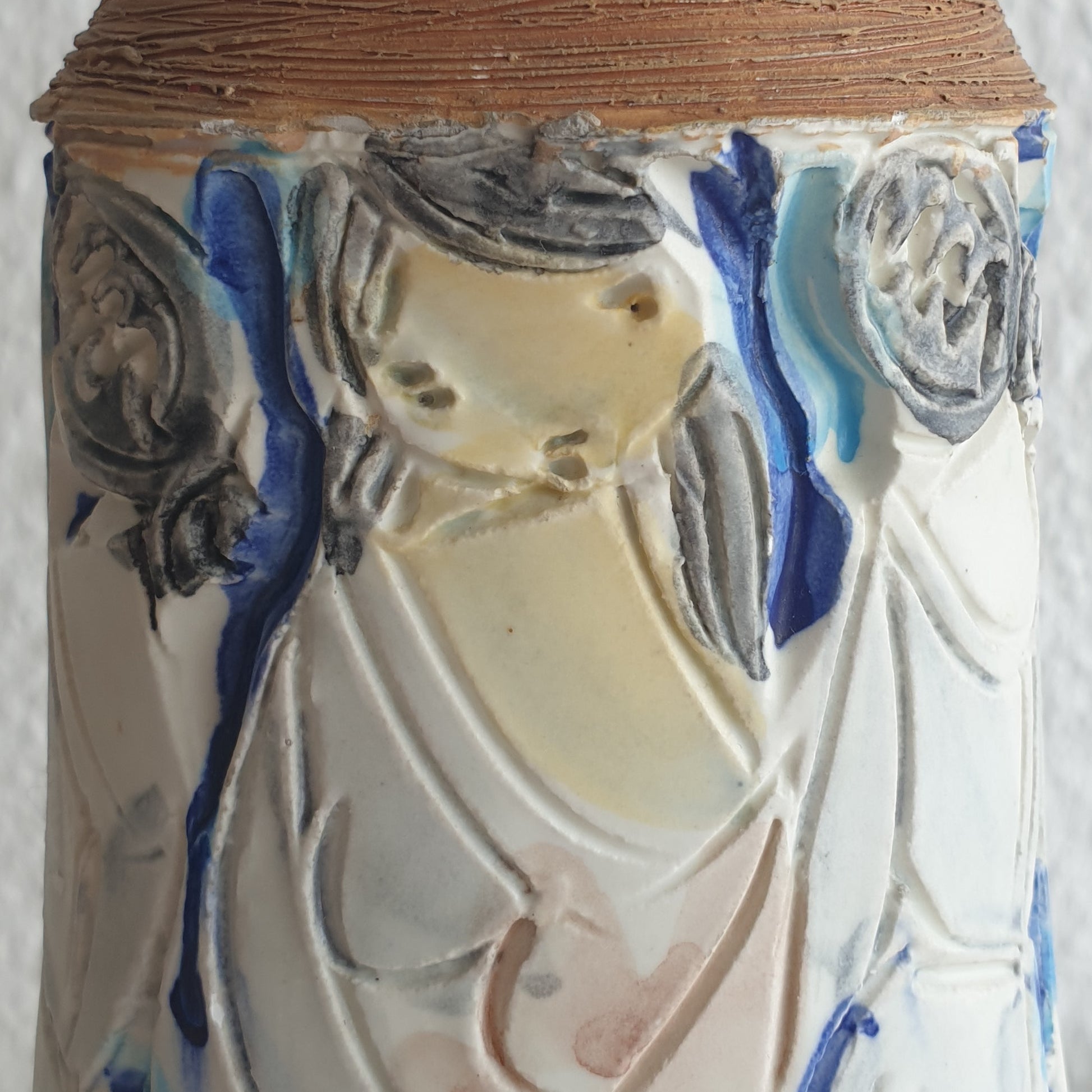 FRATELLI FANCIULLACCI White Blue Yellow Sgrafitto Decorated Ceramic Vase Mollaris.com 