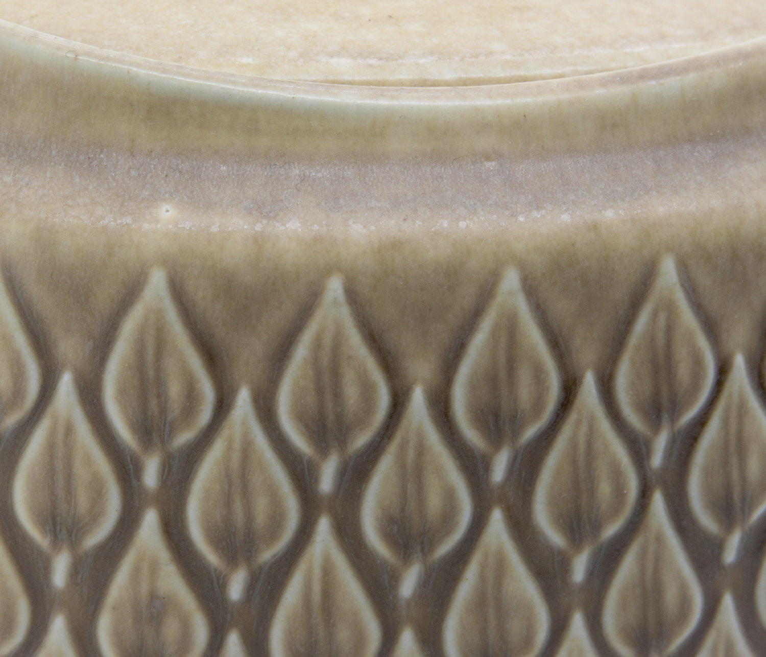 Kronjyden JENS HARALD QUISTGAARD Tableware RELIEF Stoneware Teapot Mollaris.com 