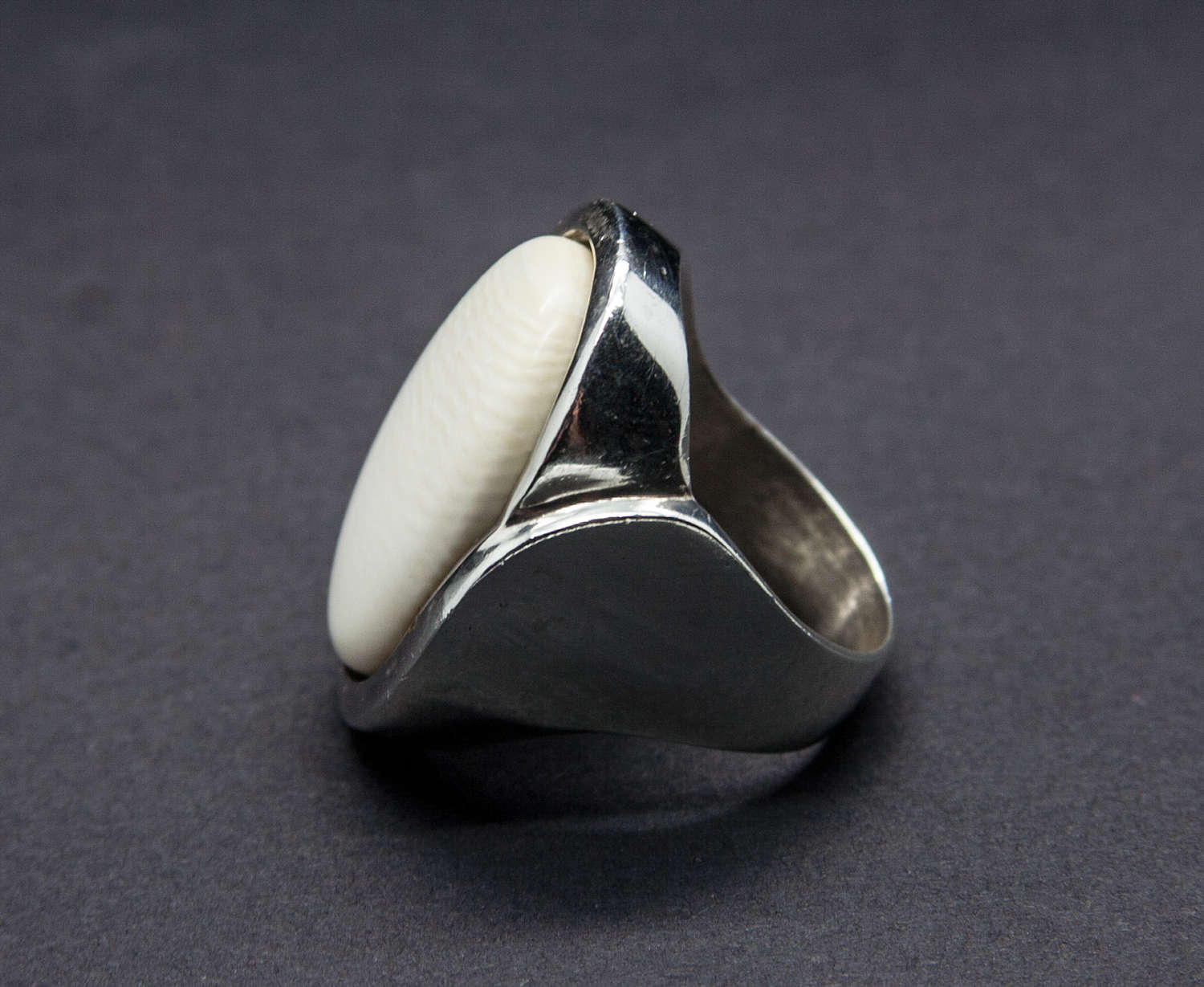 NIELS ERIK FROM Modernist Faux Ivory Cabochon Solid Sterling Silver Ring (925S) Mollaris.com 