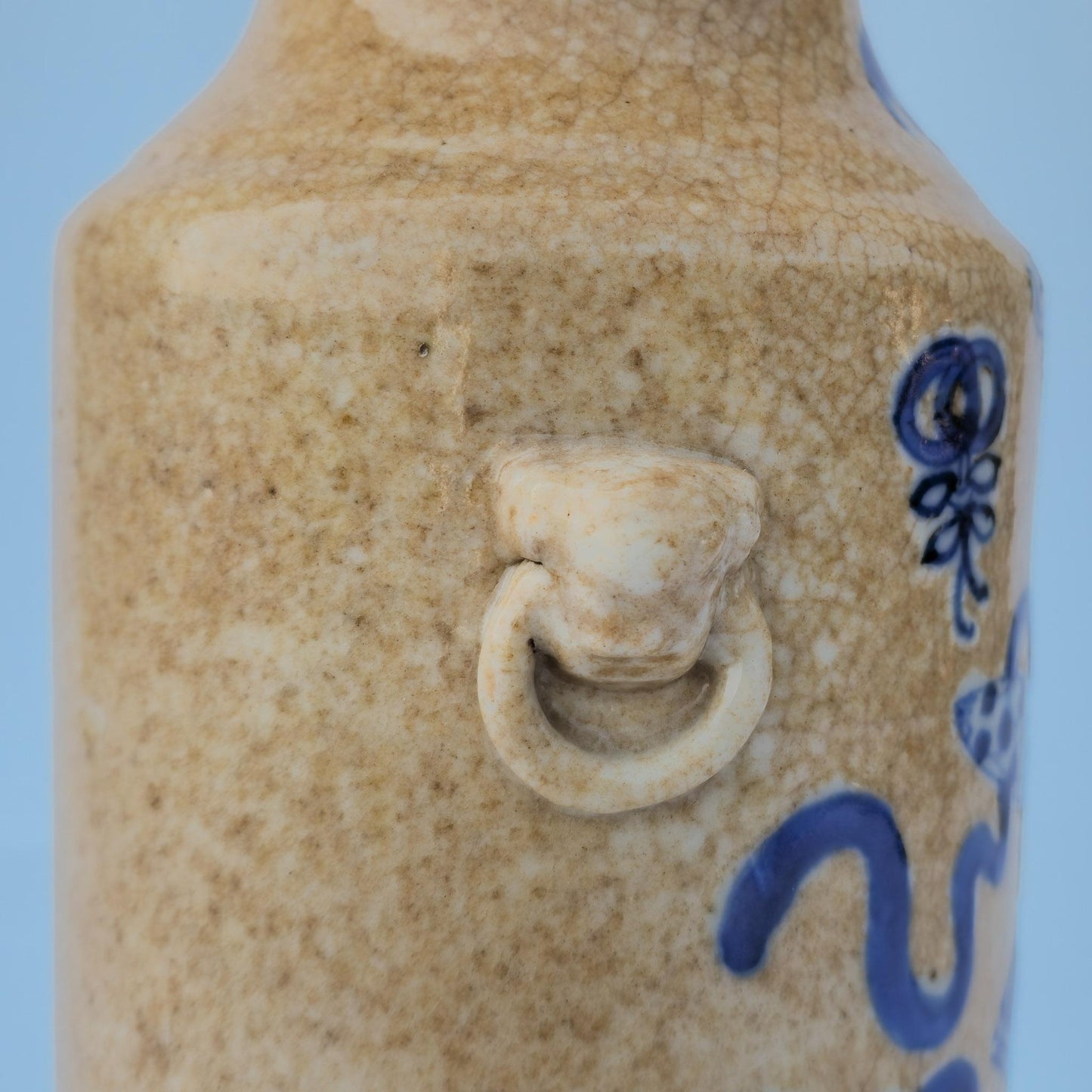 Chinese 19thC. Blue and White Café au lait Crackle Ground Glaze Porcelain Vase Qing
