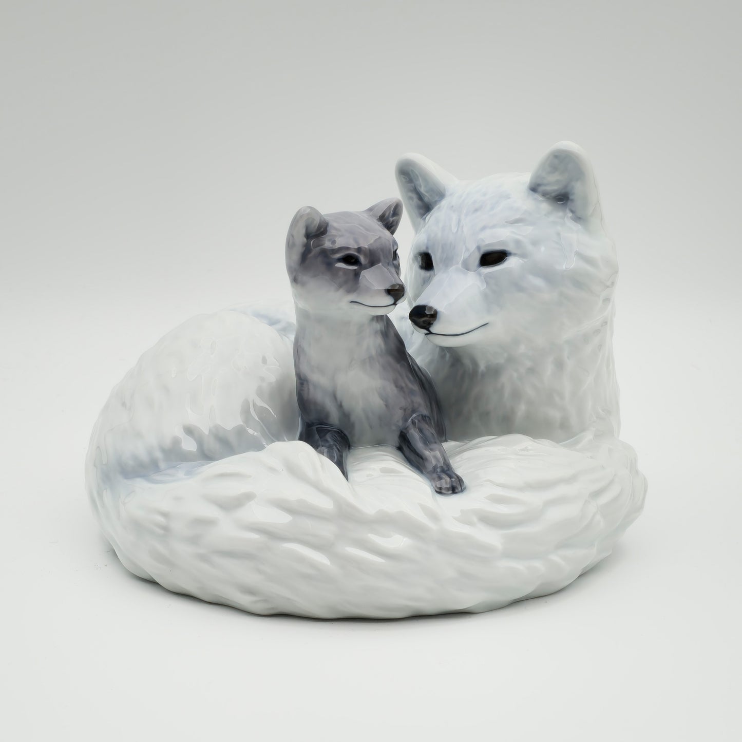 ALLAN THERKELSEN ROYAL COPENHAGEN POLAR FOX MOTHER WITH HER CUB PORCELAIN FIGURINE #443 | DATED 1938, 20TH CENTURY