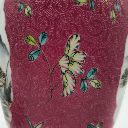 AN EXCEPTIONAL CHINESE FAMILLE ROSE LANDSCAPE SCRAFFIATO RUBY GROUND LIDDED JAR | LATE REPUBLIC PERIOD, MID 20TH CENTURY