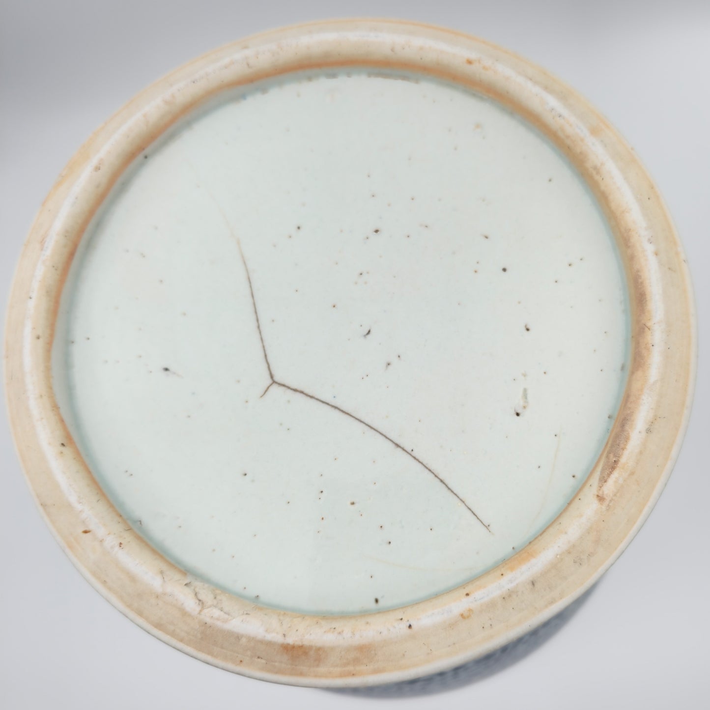 A CHINESE BLUE AND WHITE PORCELAIN 'PHOENIX' BALUSTER JAR | KANGXI PERIOD, EARLY 18TH CENTURY