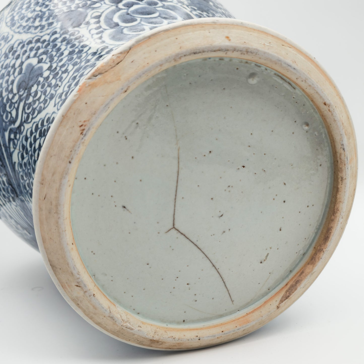 A CHINESE BLUE AND WHITE PORCELAIN 'PHOENIX' BALUSTER JAR | KANGXI PERIOD, EARLY 18TH CENTURY