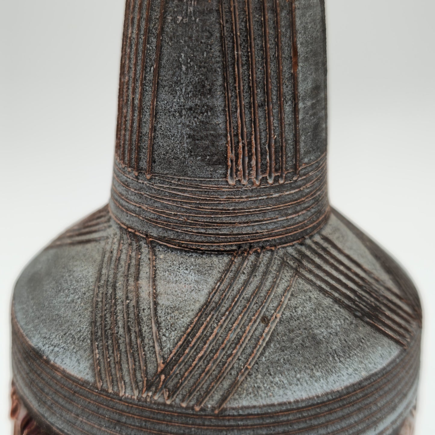 FRATELLI FANCIULLACCI DANCING PEOPLE SGRAFFITO CERAMIC TABLE LAMP | MID 20TH CENTURY