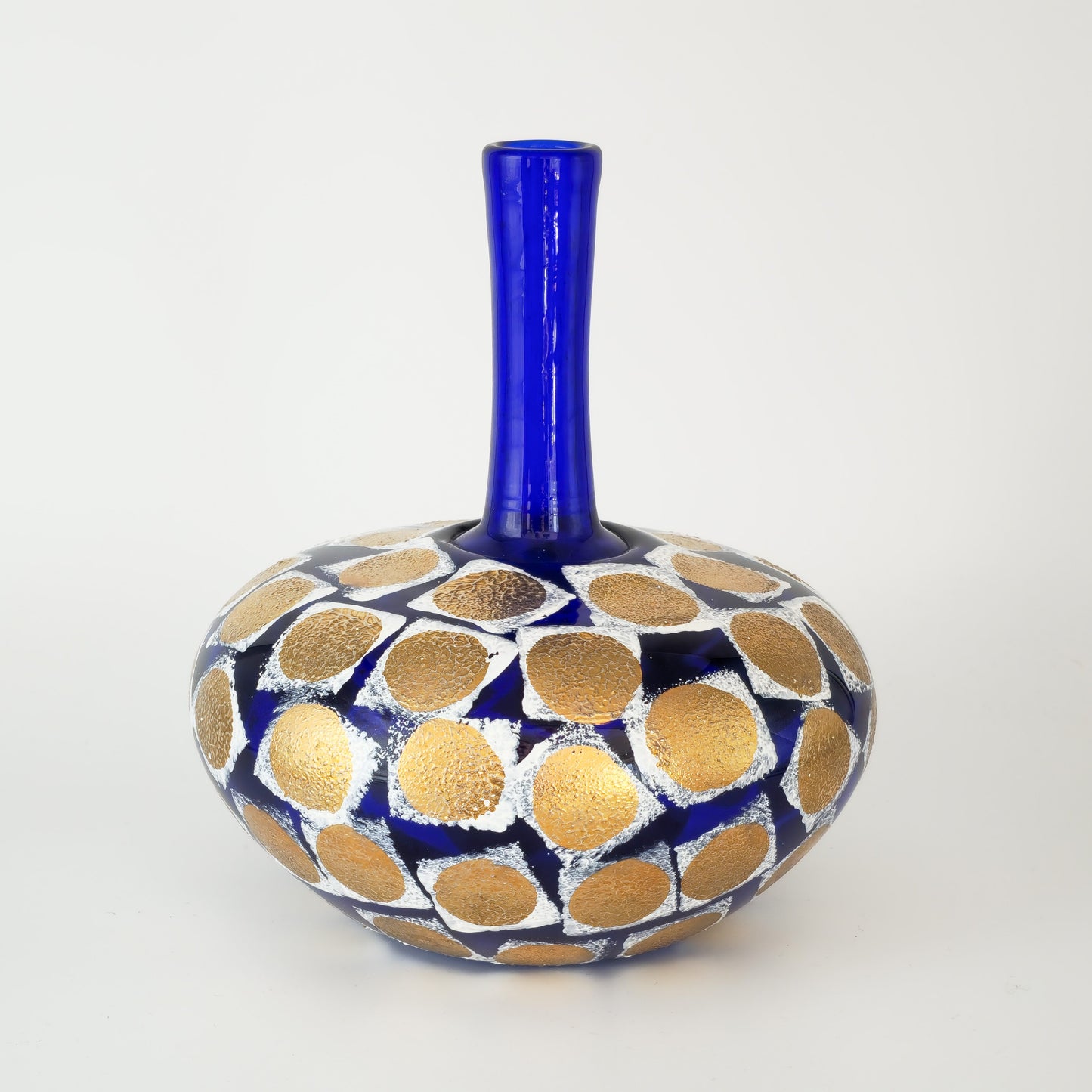 BENGT LINDBERG BERGDALA GLASBRUK GOLD LEAF BLUE GLASS VASE | LATE 20TH CENTURY