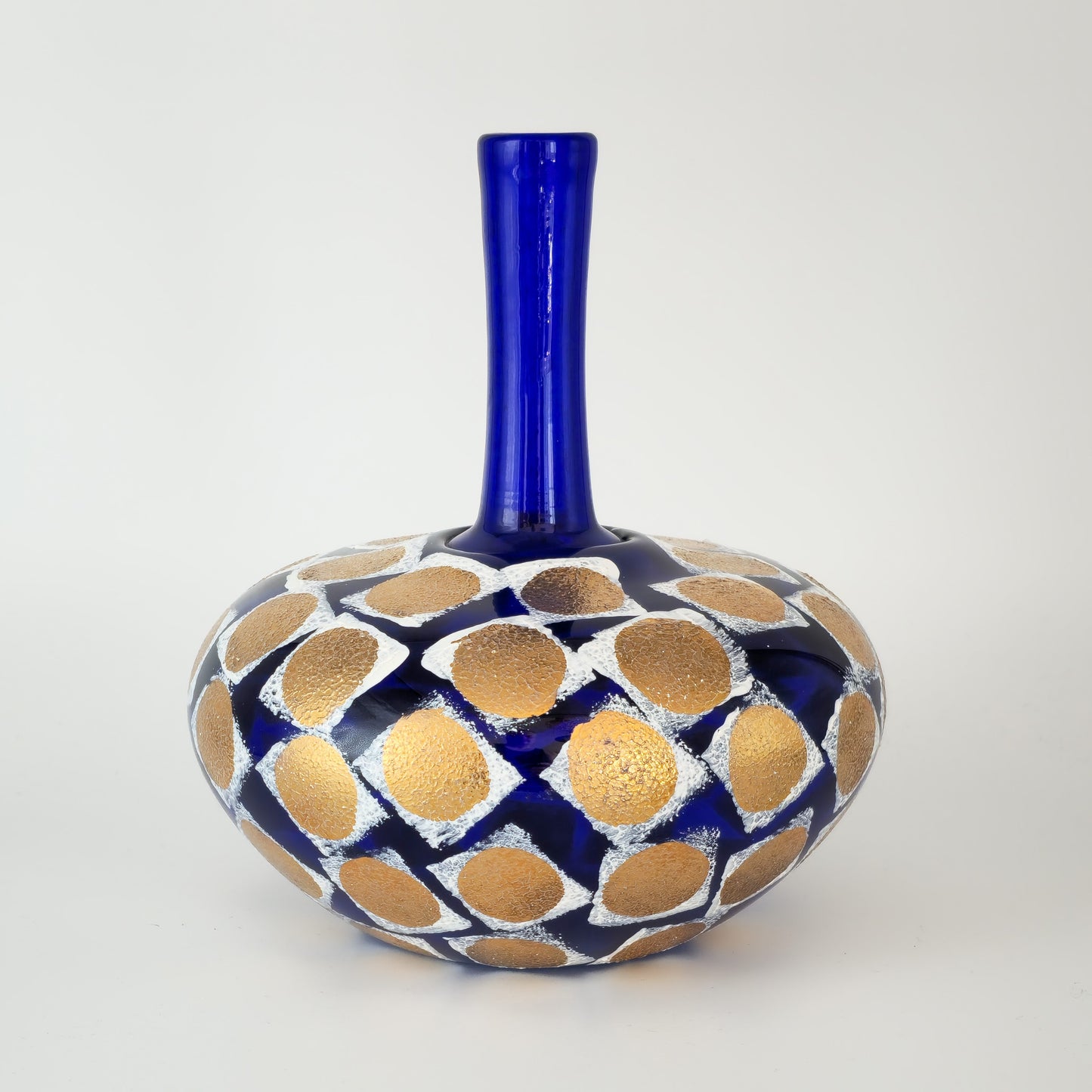 BENGT LINDBERG BERGDALA GLASBRUK GOLD LEAF BLUE GLASS VASE | LATE 20TH CENTURY