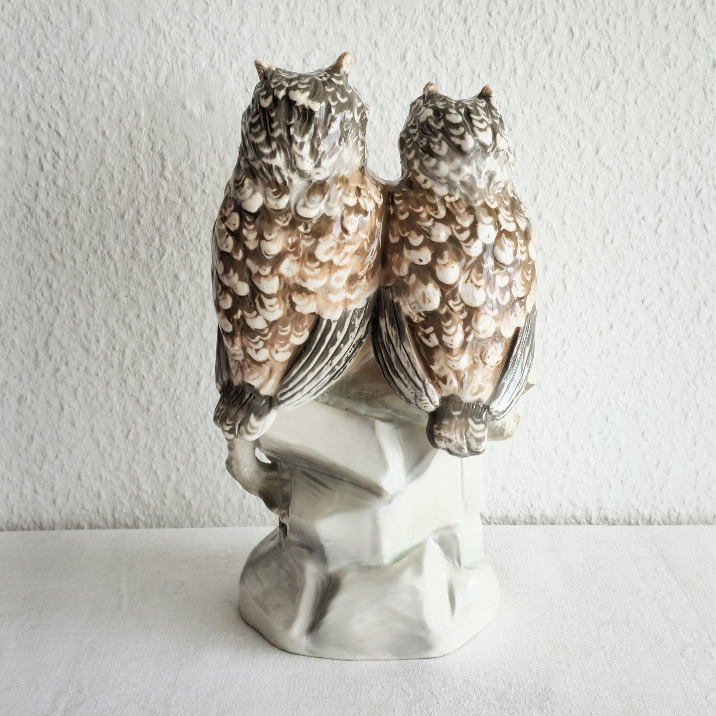 AMPHORA PAIR OF OWLETS PORCELAIN SCULPTURE | EARLY 20TH CENTURY