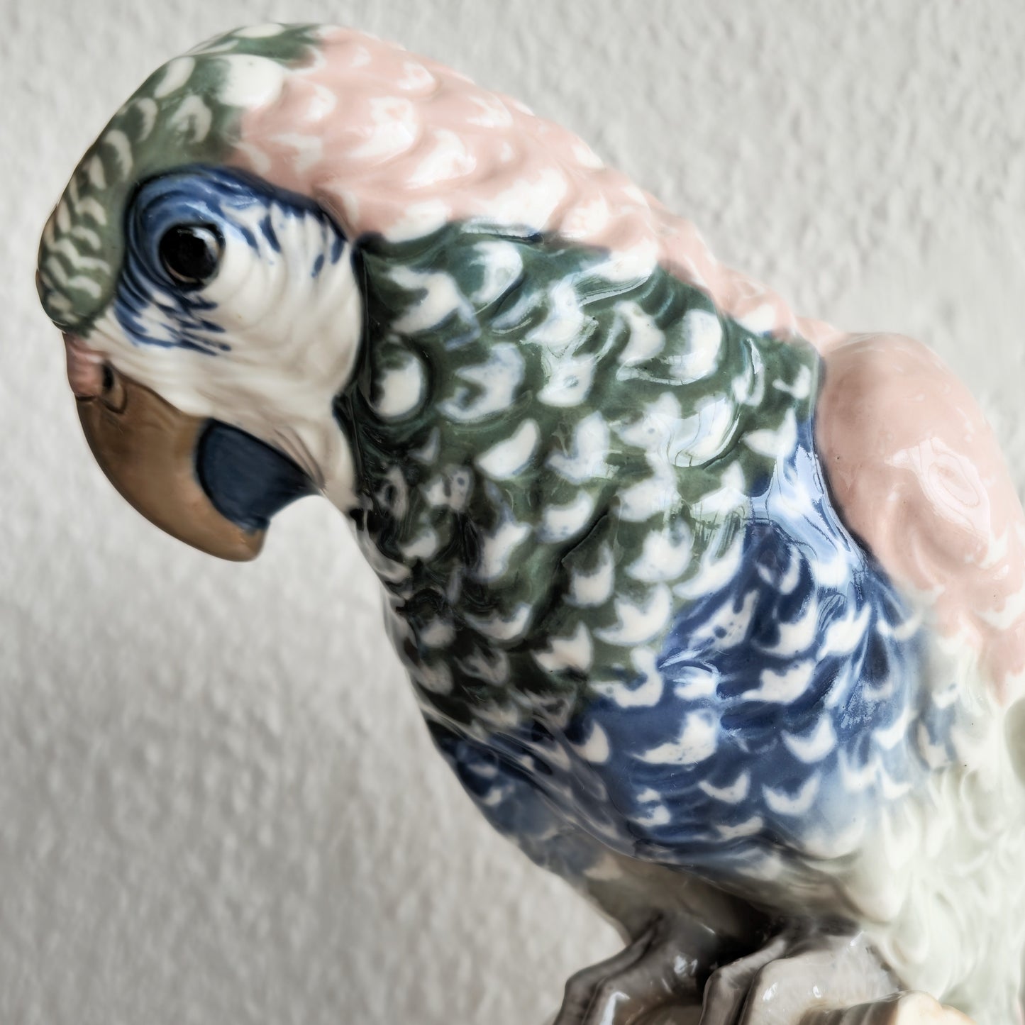 AMPHORA PARROT PORCELAIN SCULPTURE | EARLY 20TH CENTURY