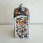 A JAPANESE IMARI PORCELAIN TOKKURI SAKE BOTTLE | EDO PERIOD, LATE 17TH CENTURY / EARLY 18TH CENTURY