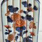 A JAPANESE IMARI PORCELAIN TOKKURI SAKE BOTTLE | EDO PERIOD, LATE 17TH CENTURY / EARLY 18TH CENTURY