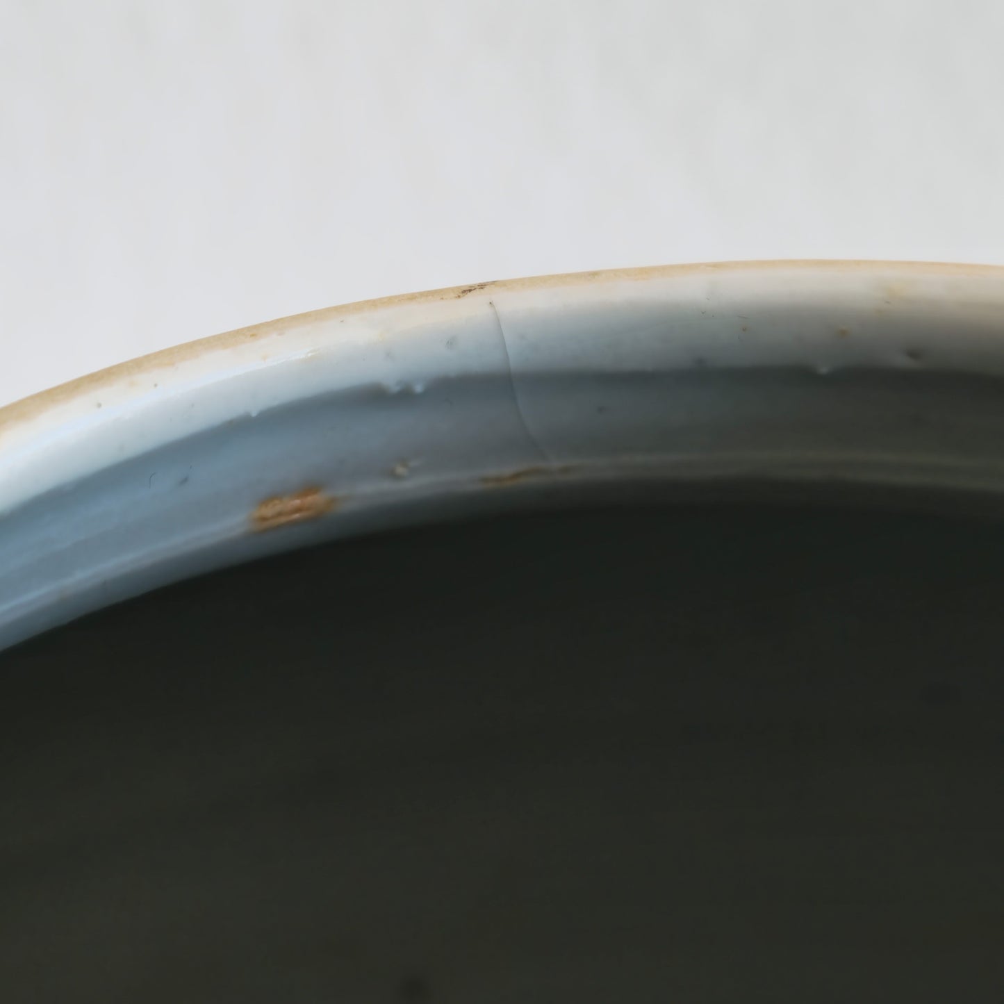 A CHINESE BLUE AND WHITE PORCELAIN 'GINGER' JAR | KANGXI PERIOD, EARLY 18TH CENTURY